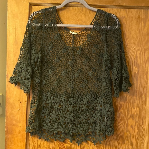 Crochet Top - Picture 1 of 3